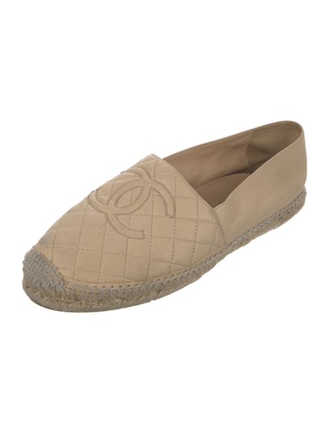 calze con logo chanel|Interlocking CC Logo Calfskin Espadrilles .